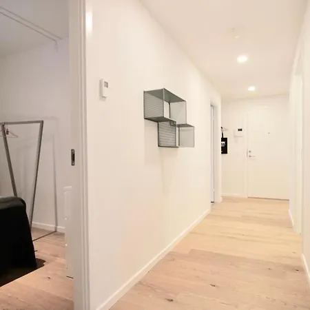 Fantastic 2-bed Wbalcony In North Habour Διαμέρισμα *