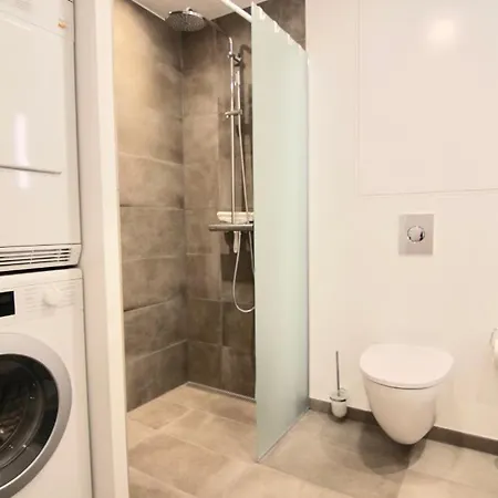 Fantastic 2-bed Wbalcony In North Habour *