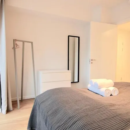 Apartment Fantastic 2-bed Wbalcony In North Habour