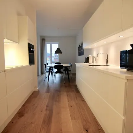 Fantastic 2-bed Wbalcony In North Habour Lejlighed